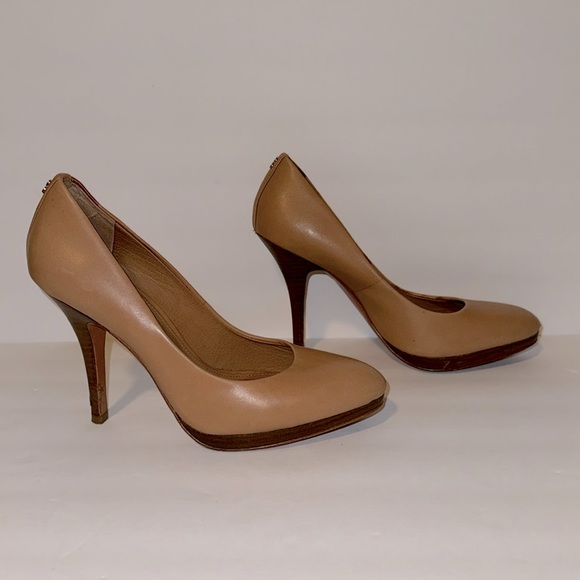Coach Nude Leather Classic Pumps! - Picture 1 of 8